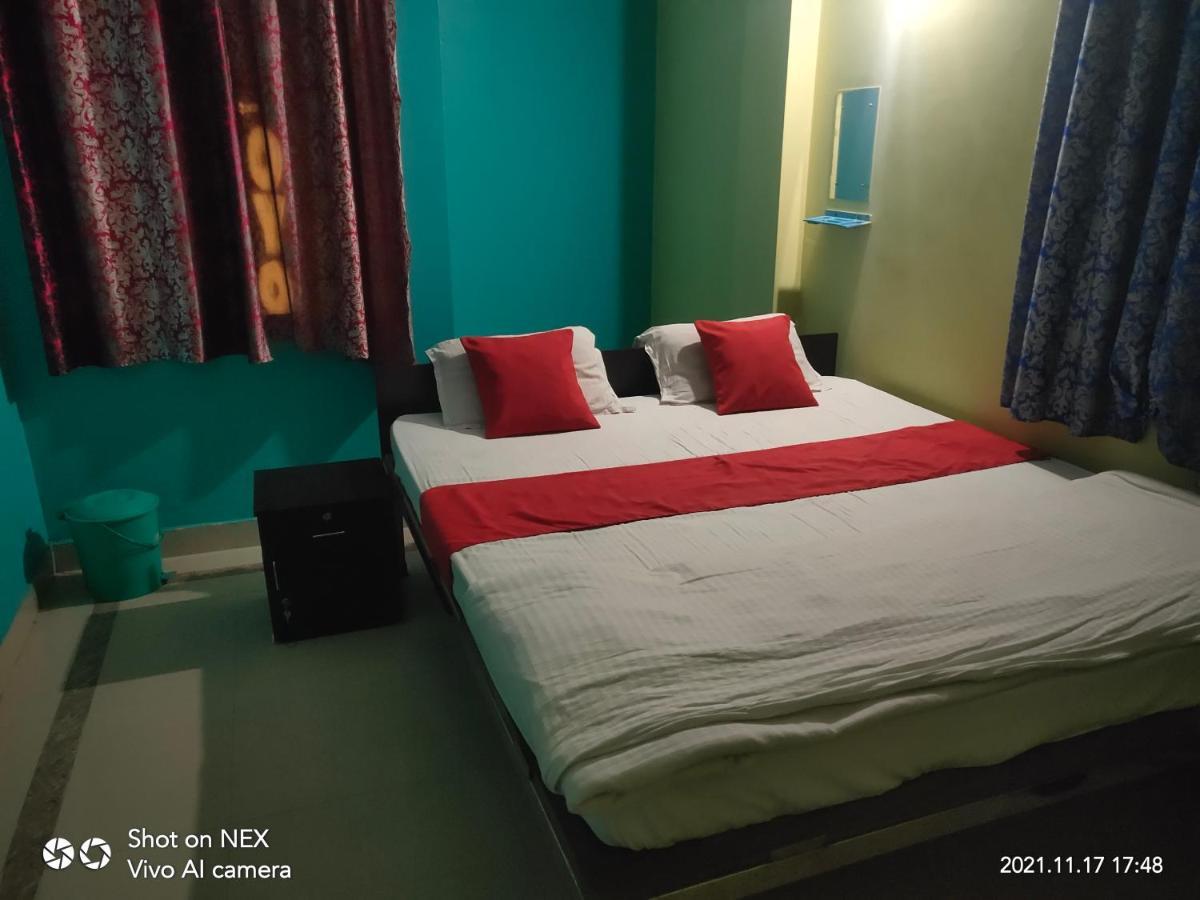 Radha Rani Lodge Siliguri Exterior foto