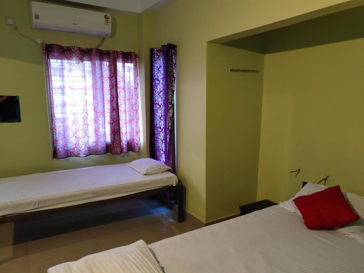 Radha Rani Lodge Siliguri Exterior foto